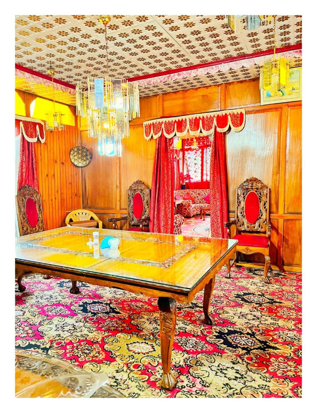 Mossess Group Of Houseboats Hotel Srinagar  Exterior photo