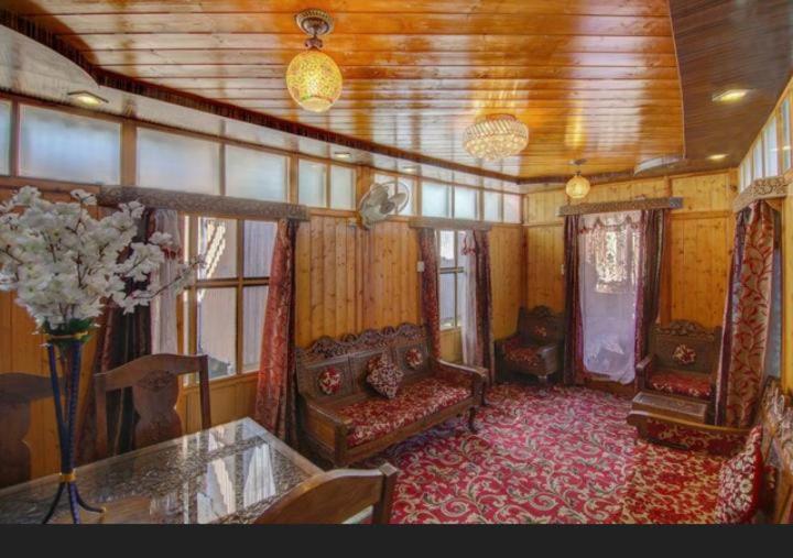 Mossess Group Of Houseboats Hotel Srinagar  Exterior photo